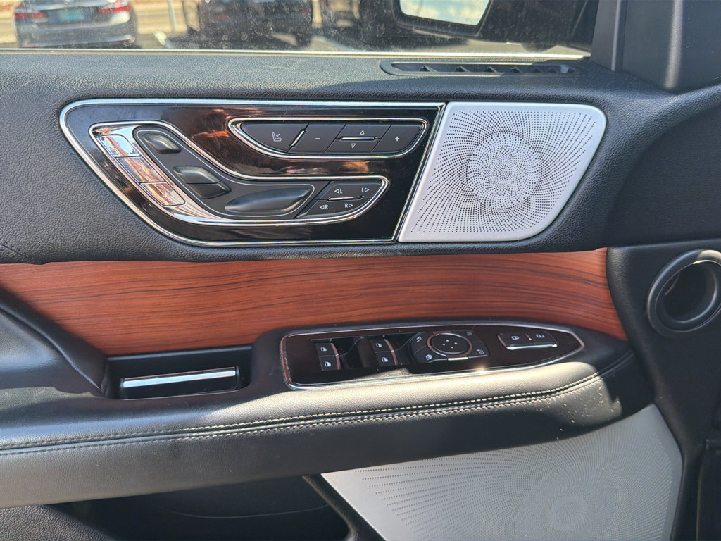 Used 2020 Lincoln Navigator L Reserve w/ Luxury Package AWD/4WD image 7