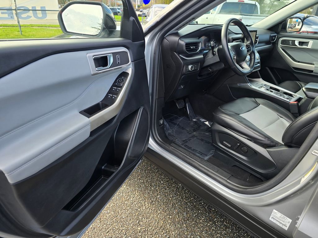 Used 2022 Ford Explorer XLT w/ Equipment Group 202A image 15