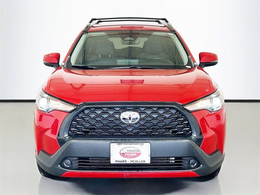 Used 2023 Toyota Corolla Cross LE image 2