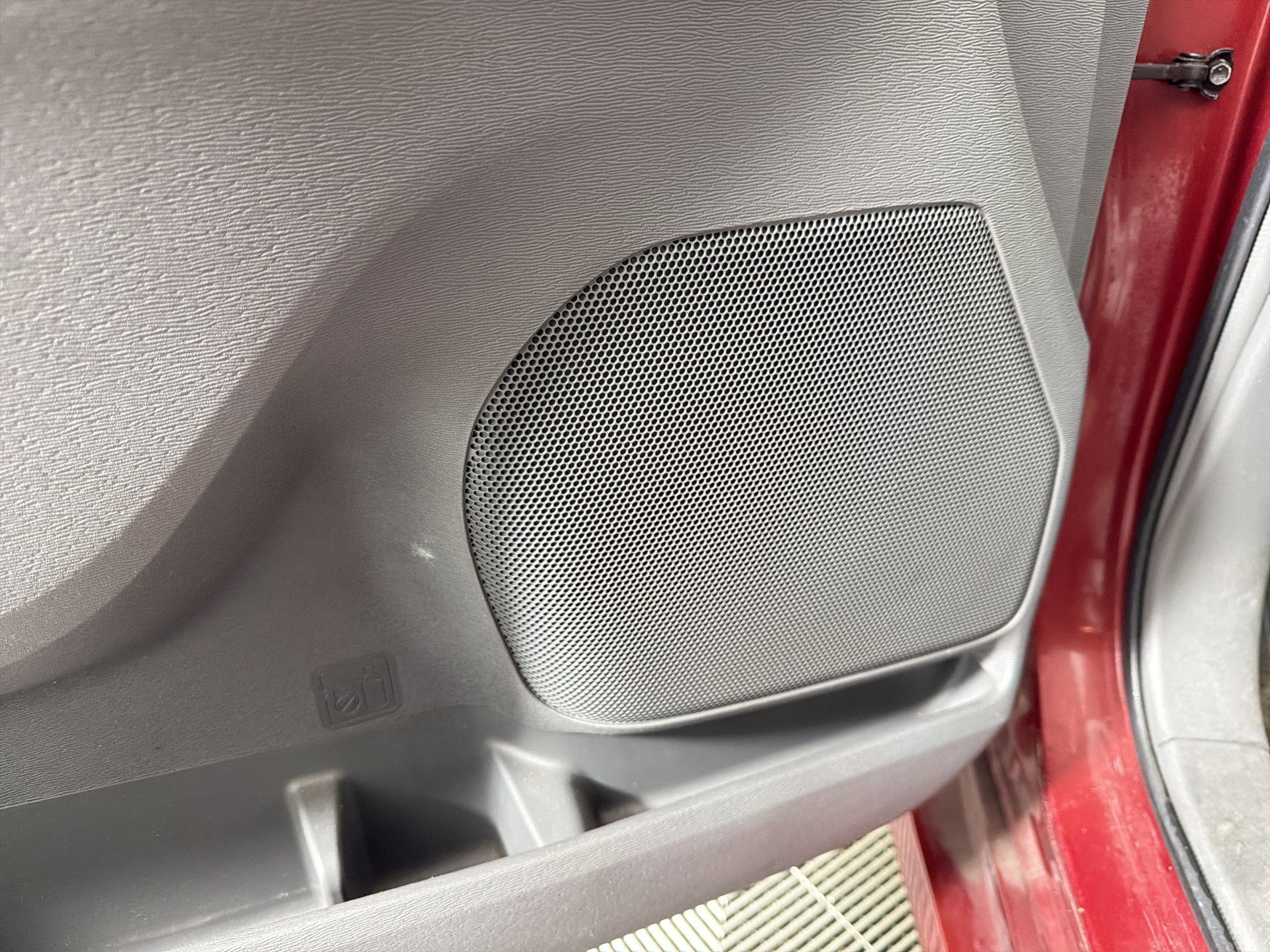 Used 2018 Toyota Sienna LE image 21