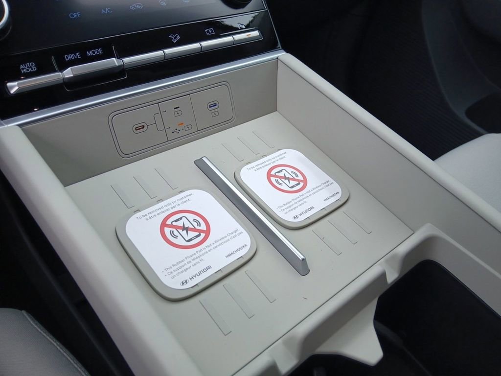 New 2026 Hyundai Santa Fe SE image 18