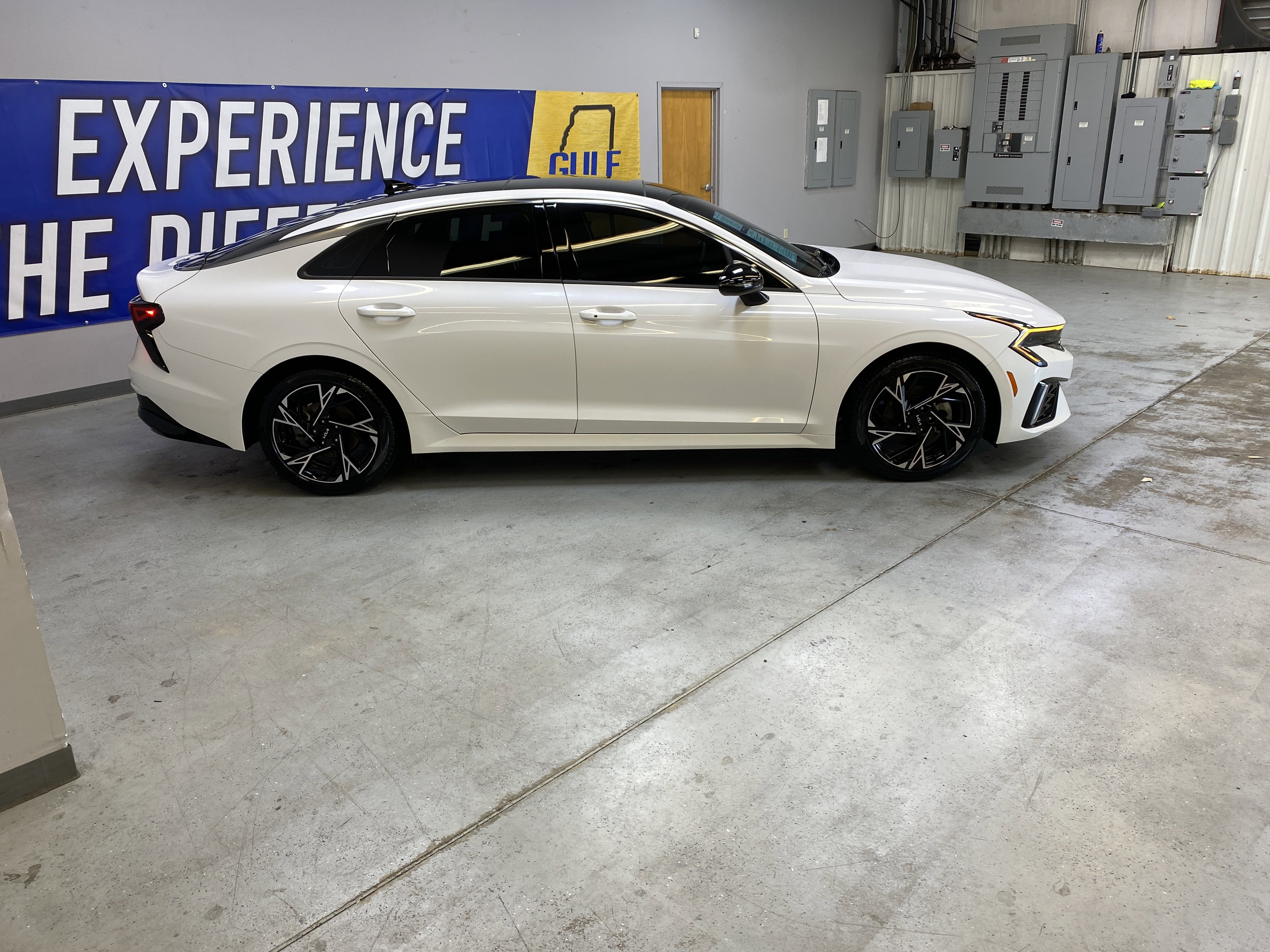 Used 2025 Kia K5 GT-Line w/ GT-Line Premium Package image 8