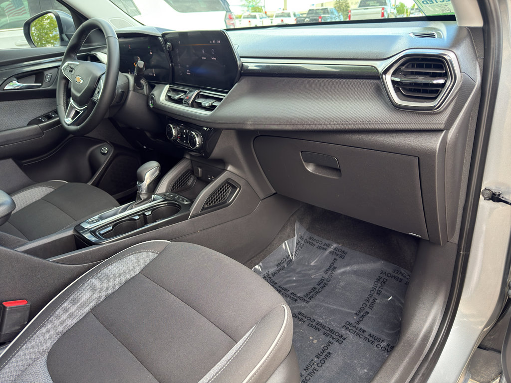 Used 2025 Chevrolet TrailBlazer LT w/ Convenience Package FWD image 45