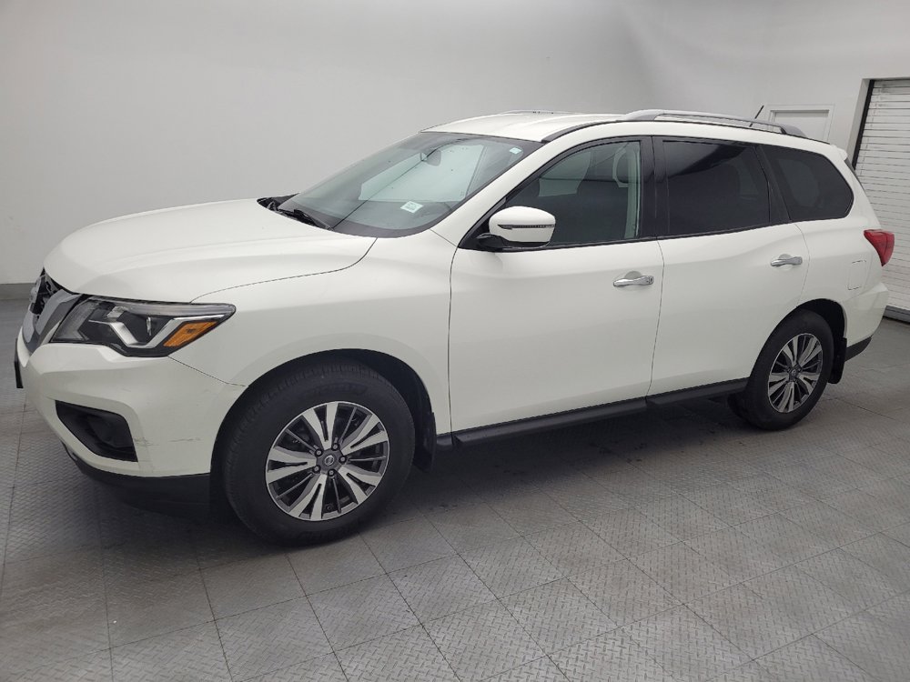 Used 2017 Nissan Pathfinder SV AWD/4WD image 2