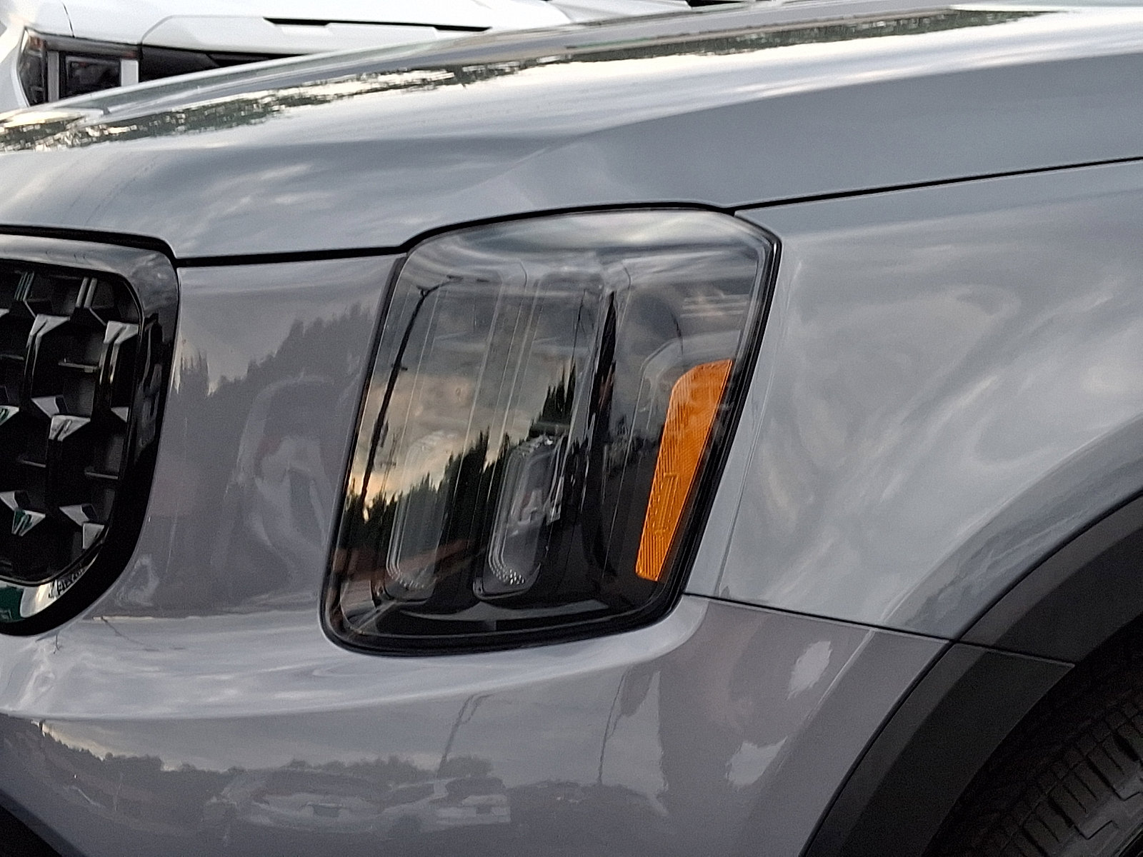 Used 2025 Kia Telluride EX X-Line AWD/4WD image 9