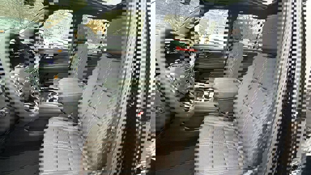 New 2026 Chevrolet Suburban High Country image 14