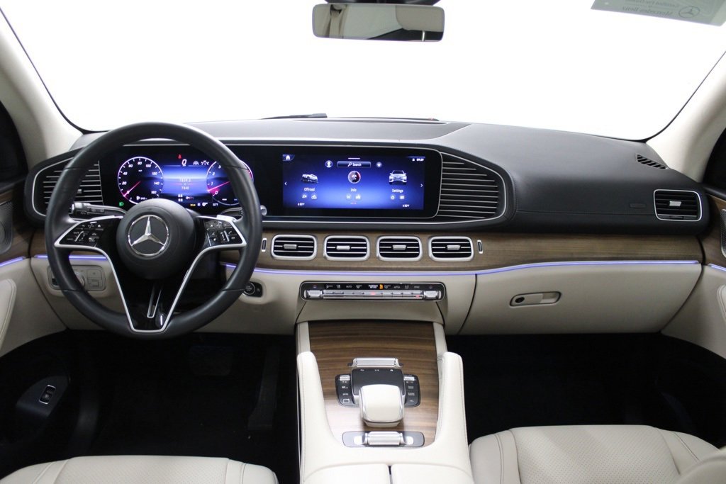 Certified 2025 Mercedes-Benz GLS 450 4MATIC image 43