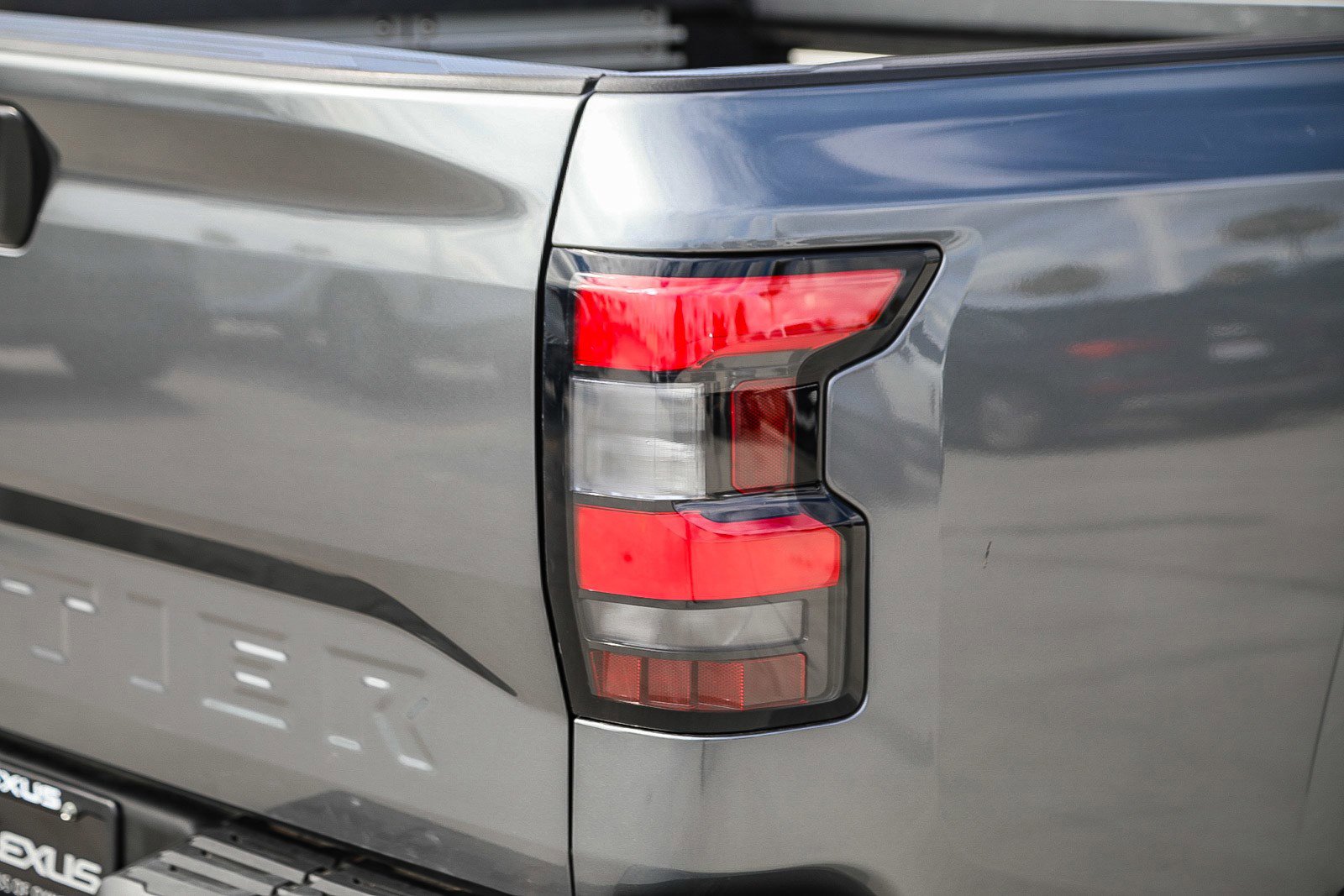 Used 2025 Nissan Frontier SV w/ SV Convenience Package RWD image 9