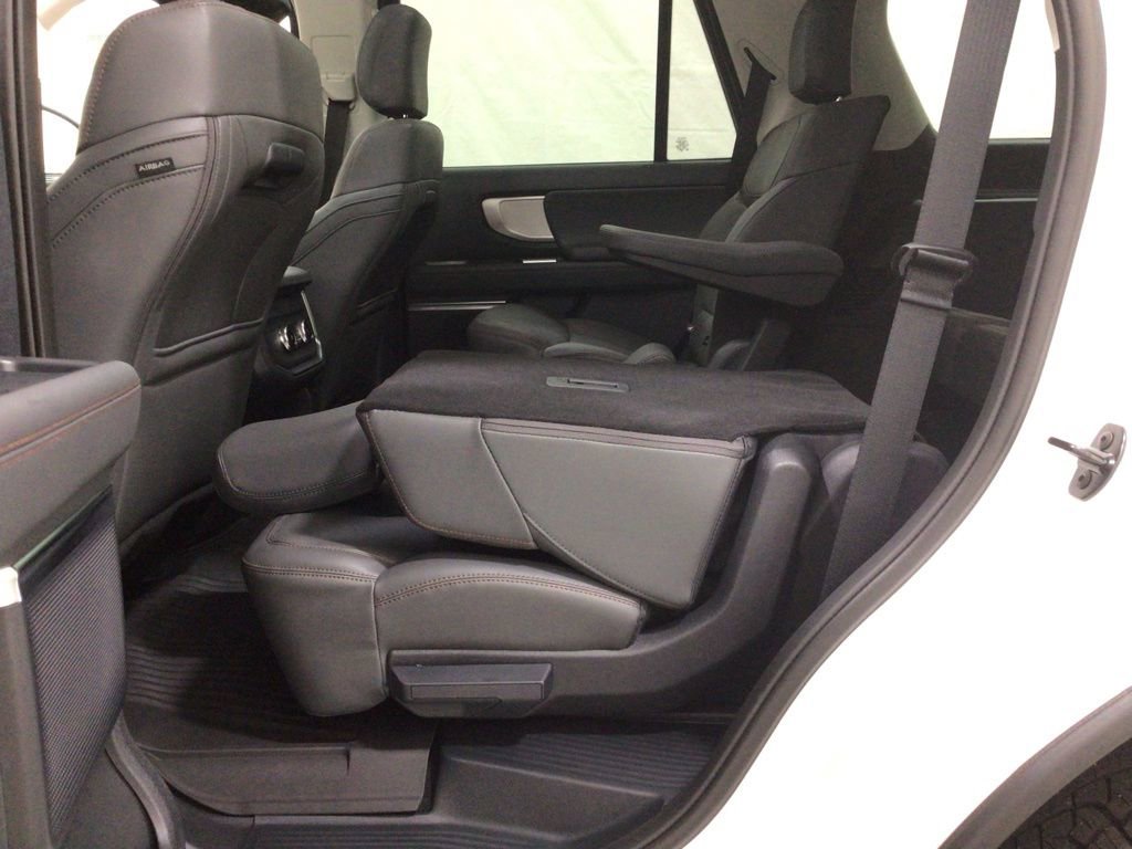 New 2025 Ford Expedition Active image 29