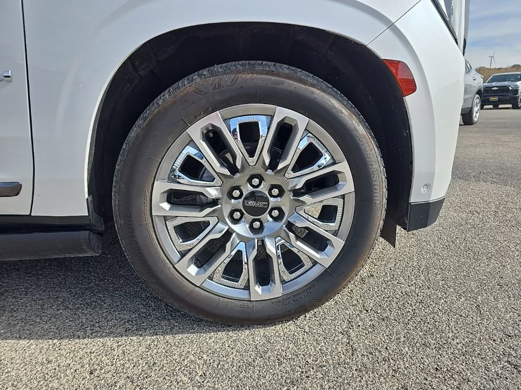 Used 2023 GMC Yukon XL Denali Ultimate w/ LPO, Floor Liner Package image 6