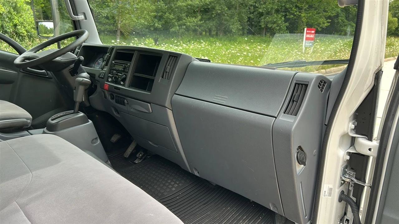 Used 2018 Isuzu NPR RWD image 45
