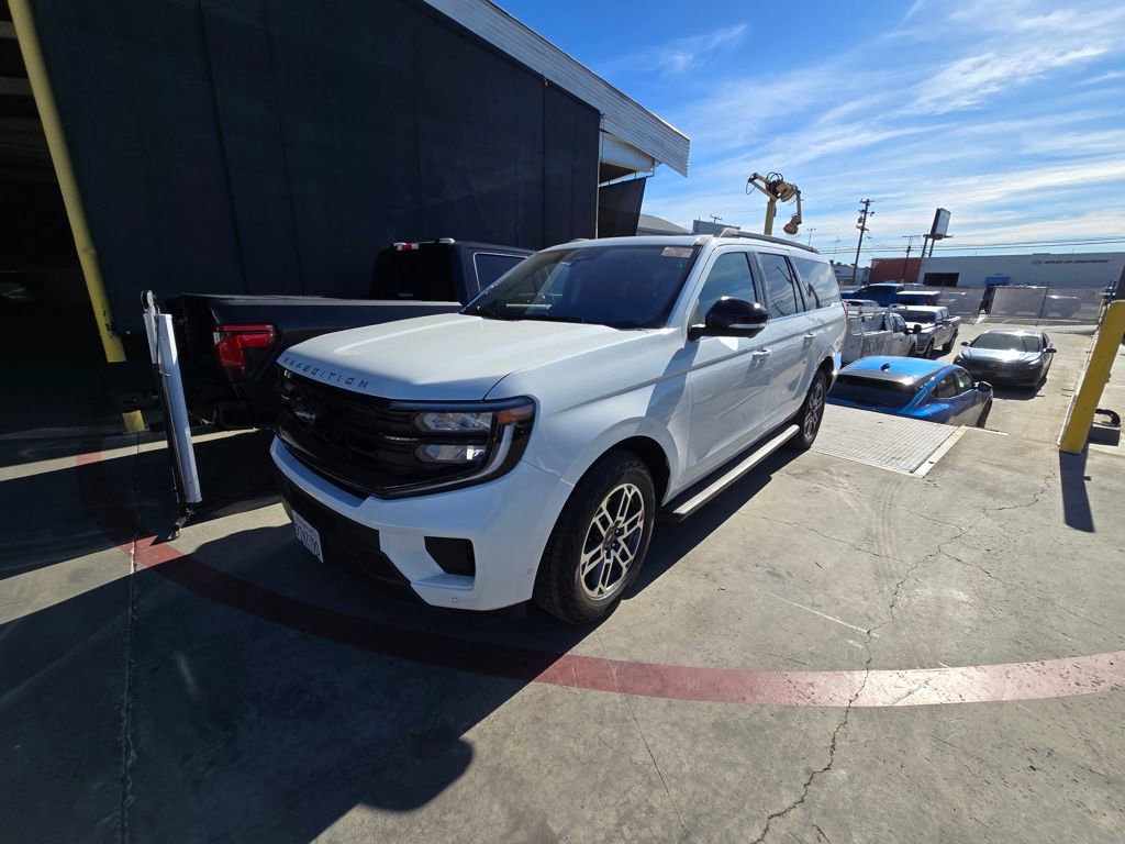 Used 2025 Ford Expedition Max Active image 5