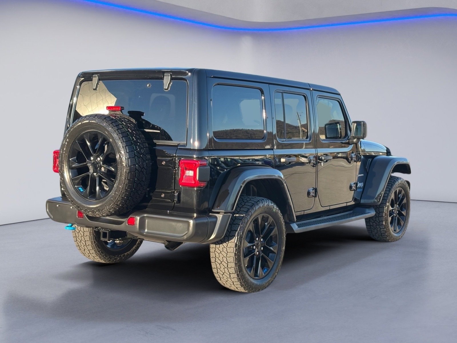 Used 2022 Jeep Wrangler Unlimited Sahara w/ Cold Weather Group image 9