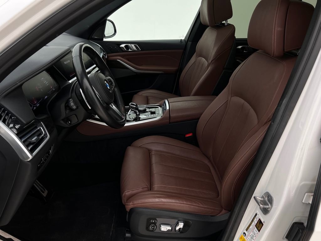 Used 2021 BMW X5 xDrive40i w/ M Sport Package image 11