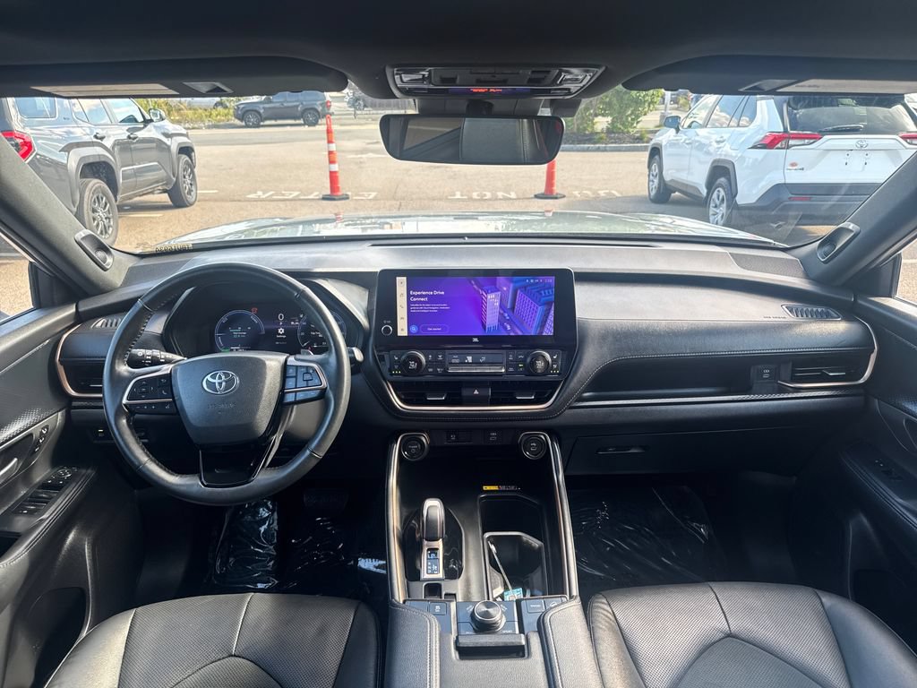 Used 2025 Toyota Grand Highlander AWD Hybrid image 12