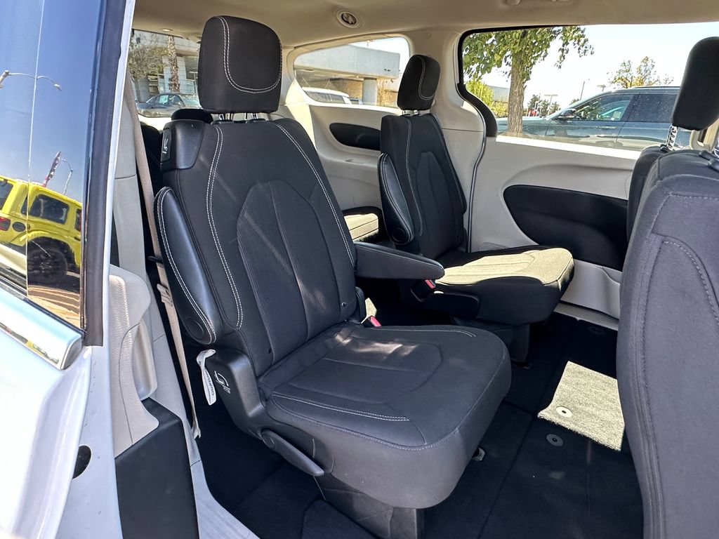 Certified 2024 Chrysler Voyager LX FWD image 20