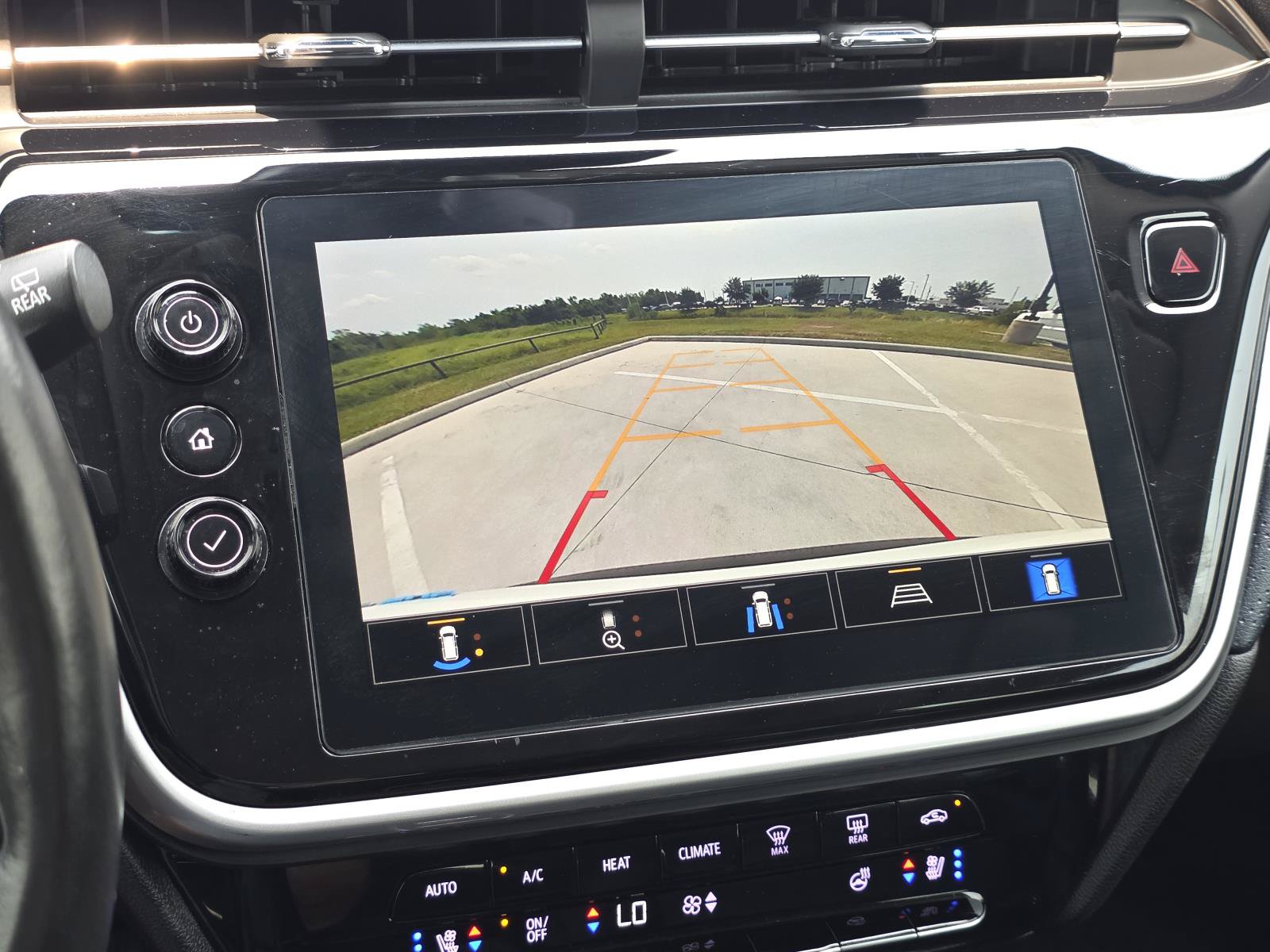 Used 2023 Chevrolet Bolt EUV Premier w/ Sun & Sound Package FWD image 25