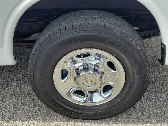 Used 2021 Chevrolet Express 2500 Extended RWD image 6