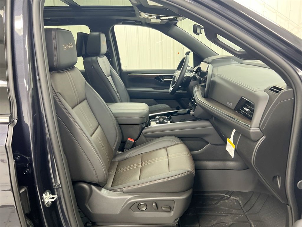 New 2026 Chevrolet Suburban High Country image 23