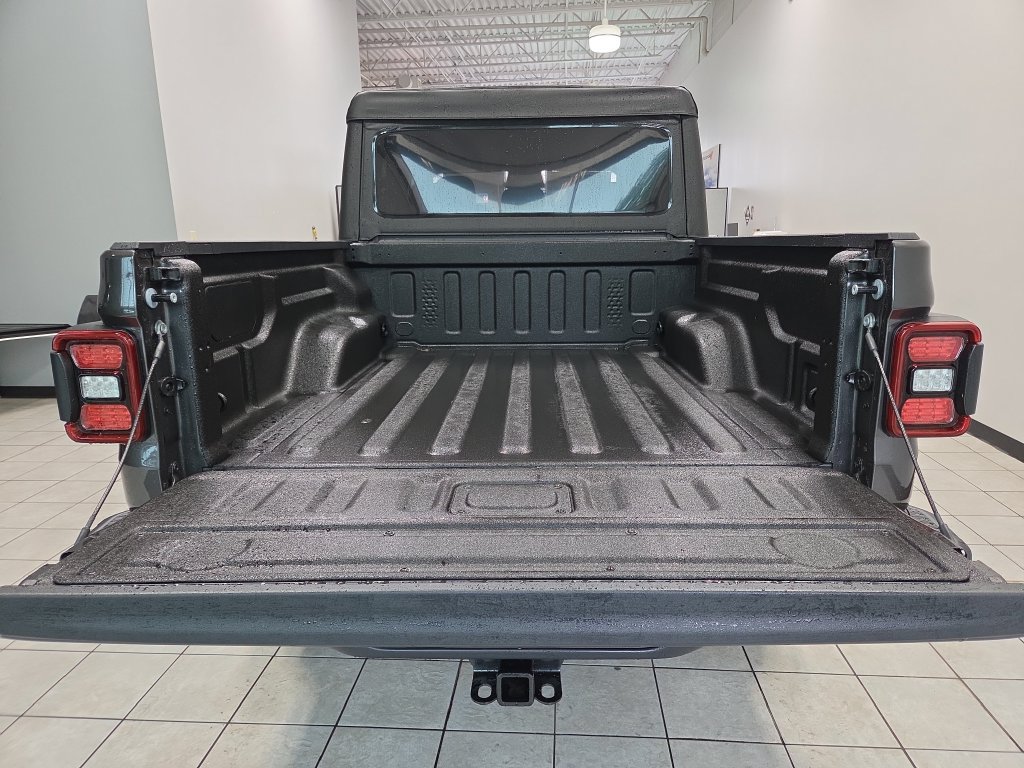 New 2026 Jeep Gladiator Sport AWD/4WD image 8