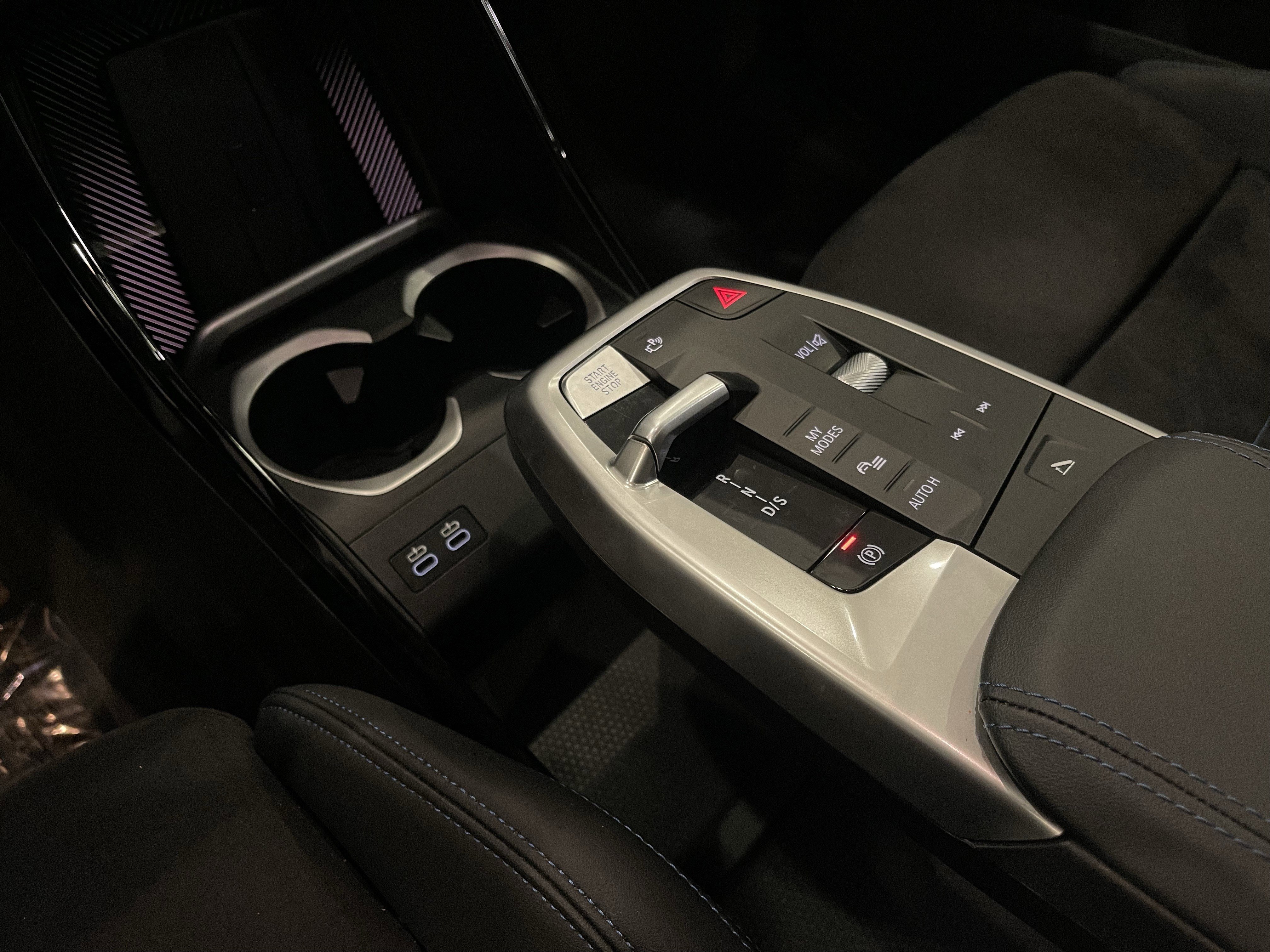 Used 2025 BMW X1 M35i w/ Premium Package image 18