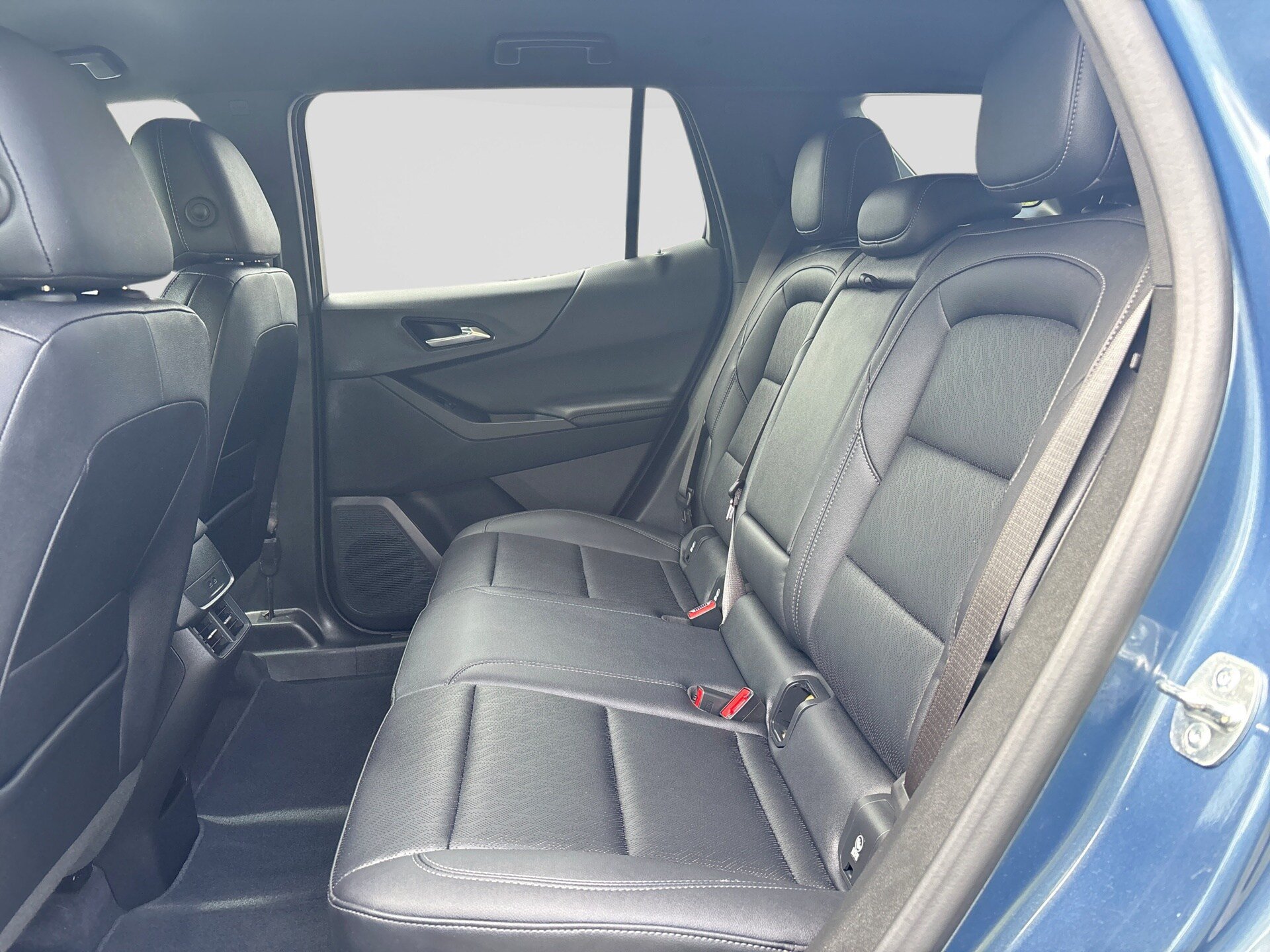 Used 2025 Chevrolet Equinox LT w/ Convenience Package II AWD/4WD image 31