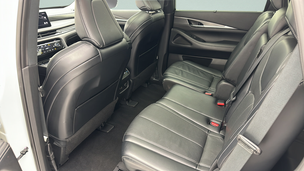 Used 2023 INFINITI QX60 Luxe w/ Cargo Package AWD/4WD image 9