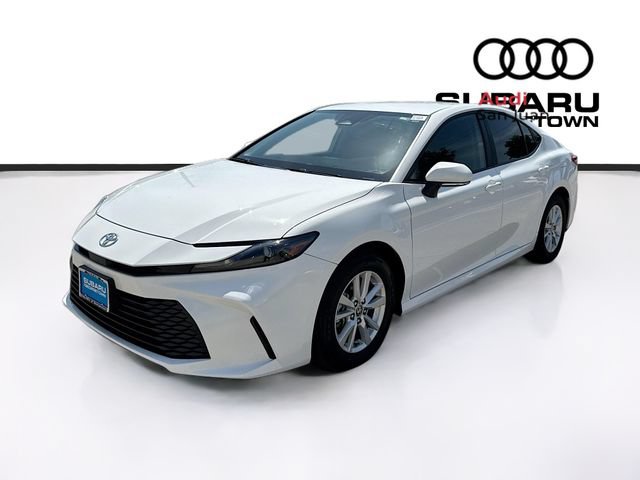 Used 2025 Toyota Camry LE FWD image 3
