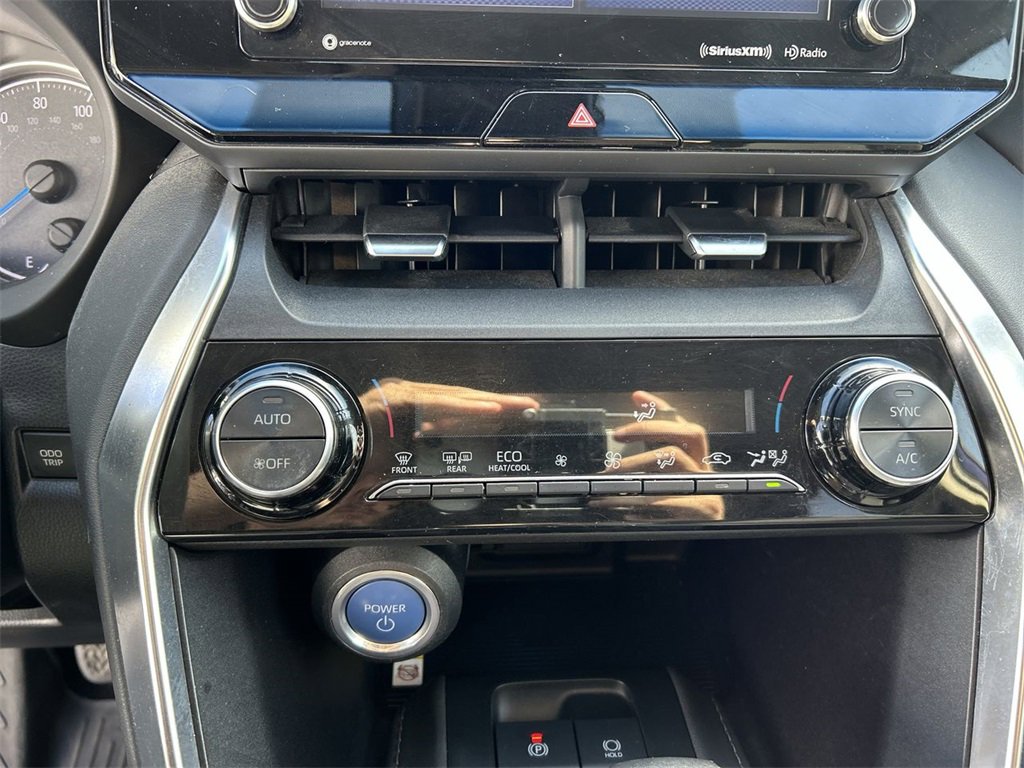 Used 2021 Toyota Venza LE image 21