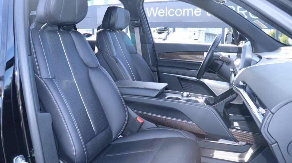 Certified 2026 Cadillac Vistiq Sport AWD/4WD image 27