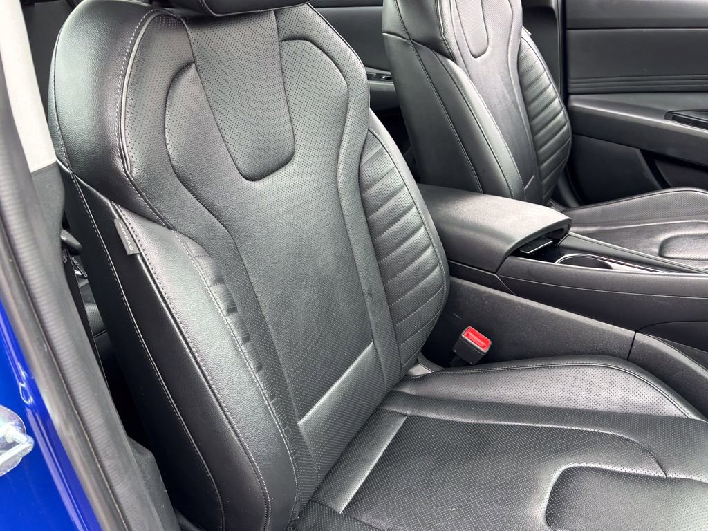 Used 2025 Hyundai Elantra Limited image 37