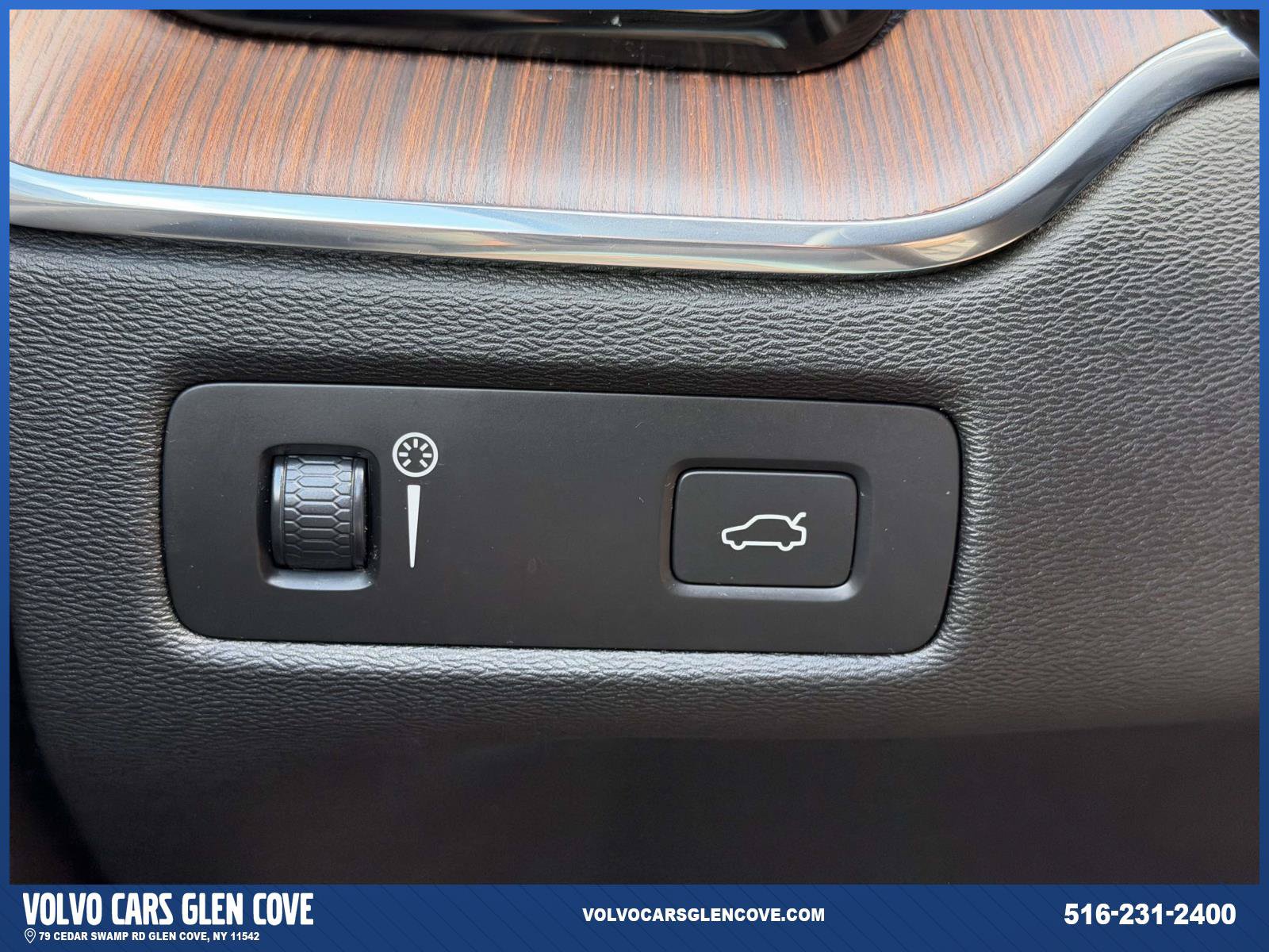Used 2021 Volvo XC60 T5 Momentum AWD/4WD image 22