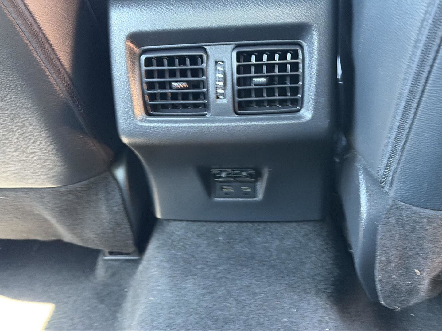Used 2025 Toyota Camry SE FWD image 23