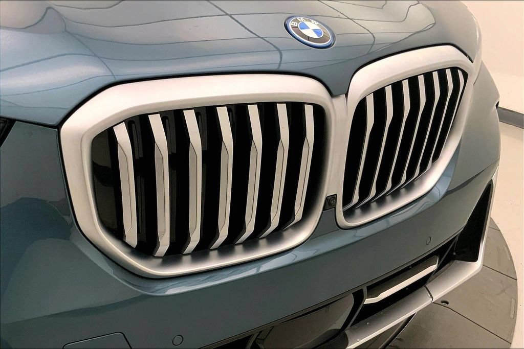 Certified 2026 BMW X5 xDrive50e w/ Climate Comfort Package AWD/4WD image 29