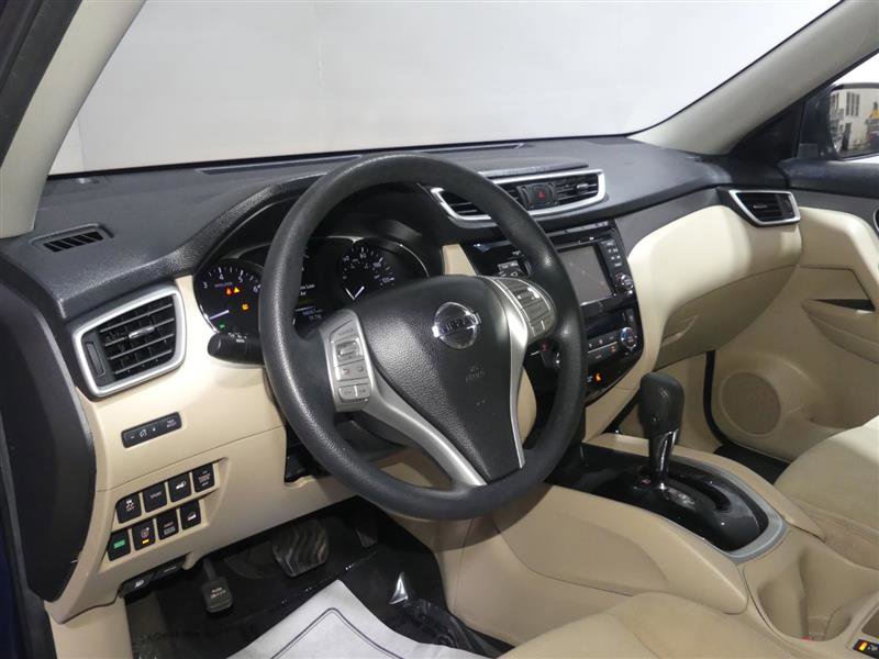 Used 2016 Nissan Rogue SV w/ SV Premium Package image 22