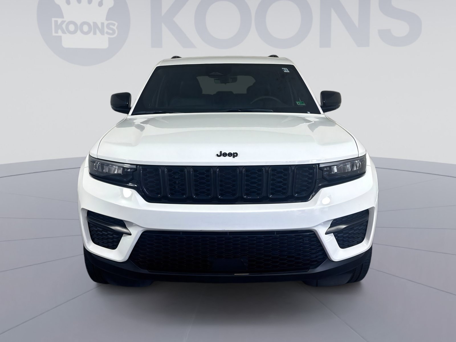 Used 2025 Jeep Grand Cherokee Altitude AWD/4WD image 11