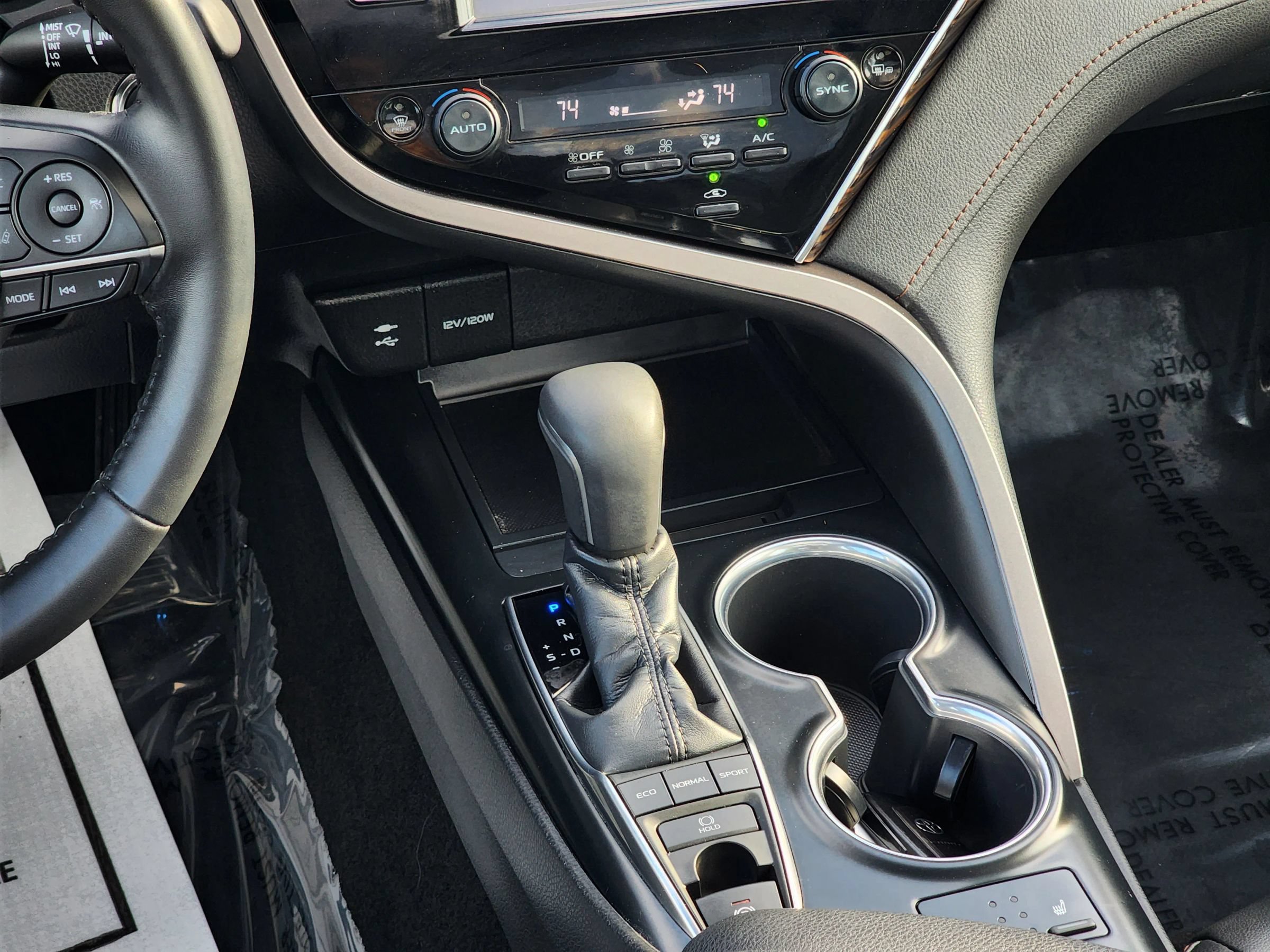 Used 2018 Toyota Camry XLE FWD image 14