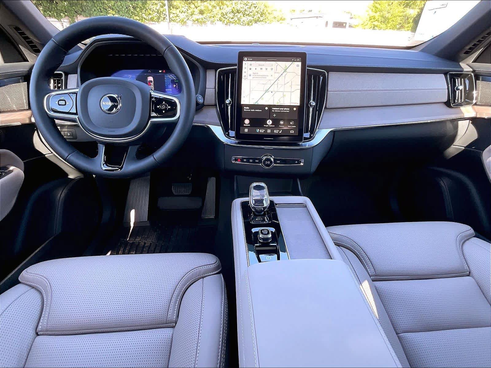 New 2026 Volvo XC90 T8 Ultra w/ Protection Package AWD/4WD image 7