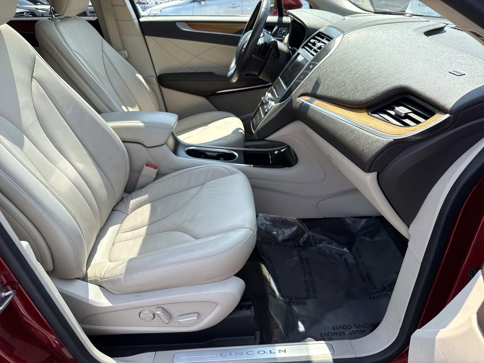 Used 2019 Lincoln MKC Select w/ Select Plus Package AWD/4WD image 25