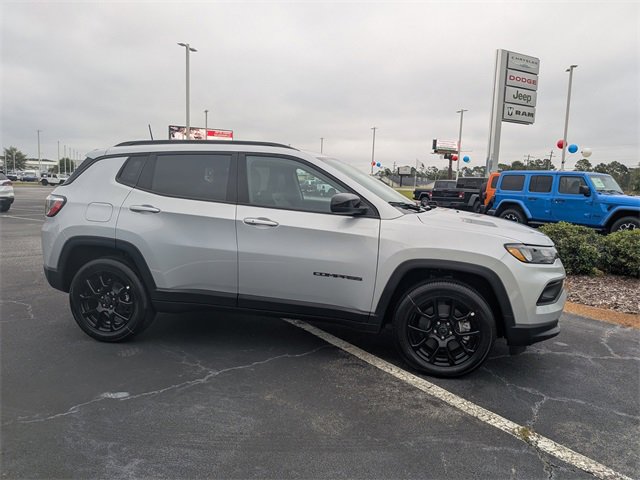 New 2025 Jeep Compass Latitude w/ Sun & Sound Group image 2