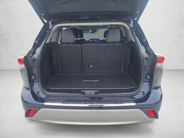 Used 2023 Toyota Highlander Platinum AWD/4WD image 17