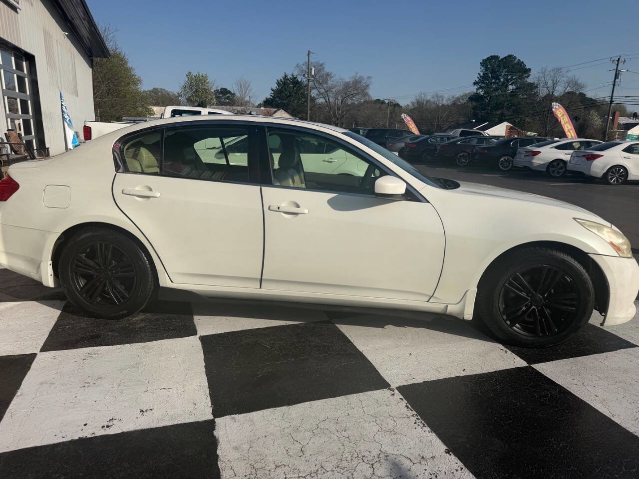 Used 2012 INFINITI G37 x Sedan w/ Premium Pkg AWD/4WD image 4