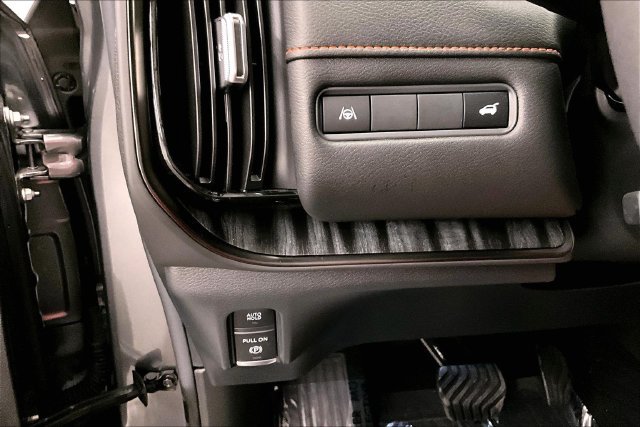 Used 2025 Nissan Armada PRO-4X AWD/4WD image 39