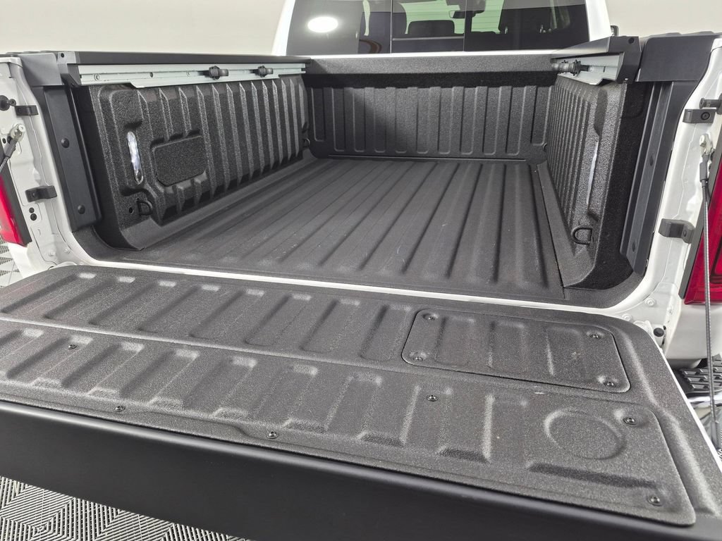 Used 2025 RAM 1500 Limited AWD/4WD image 32