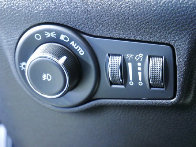 Used 2023 Jeep Compass High Altitude AWD/4WD image 24