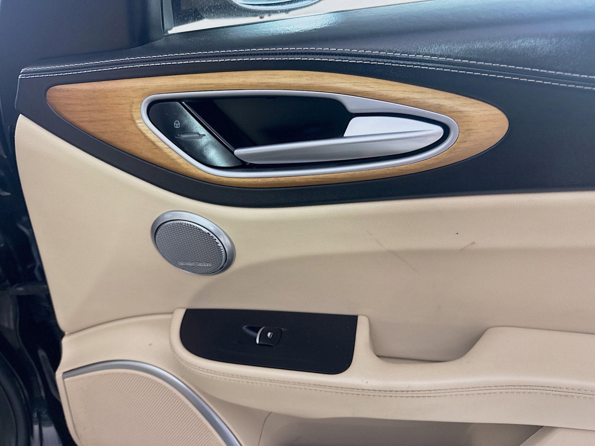 Used 2018 Alfa Romeo Giulia Ti w/ Quick Order Package 22Z Lusso image 31