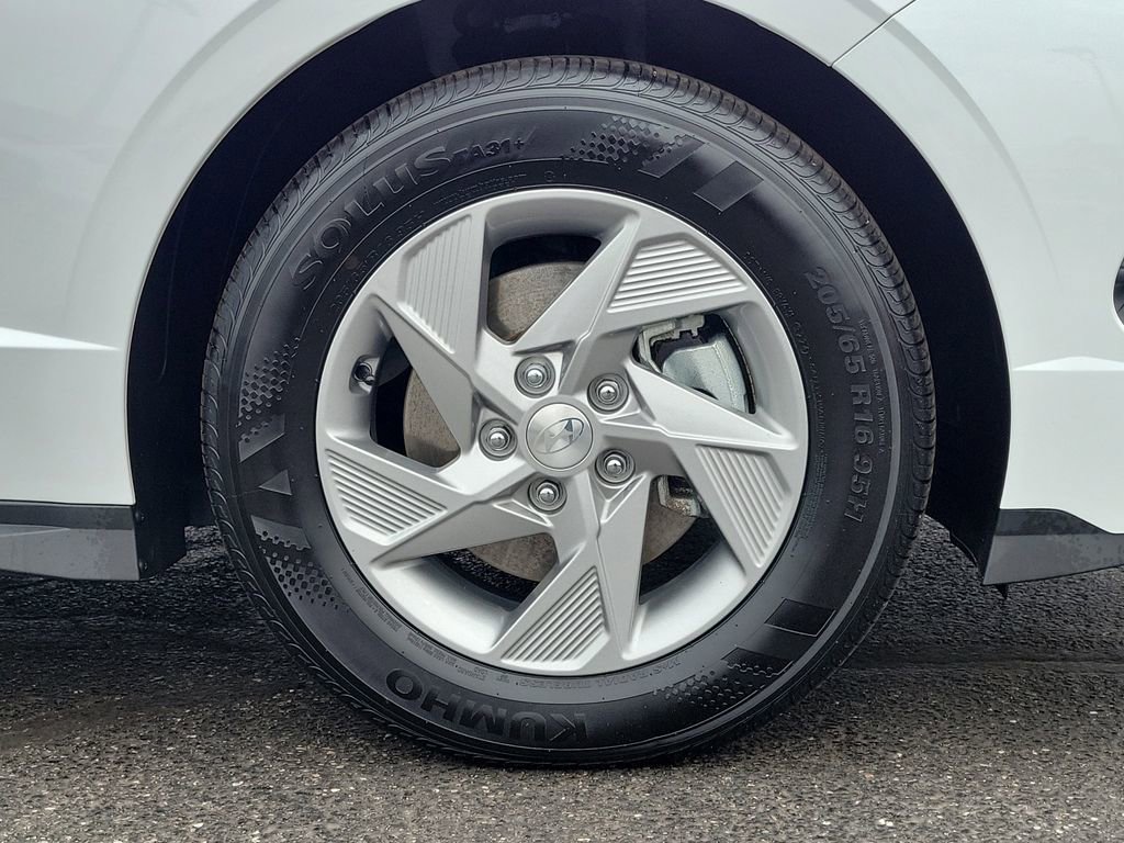 Used 2025 Hyundai Sonata SE image 9