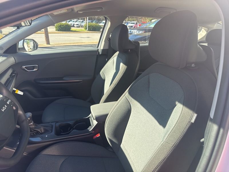 New 2025 Kia K4 LXS image 19