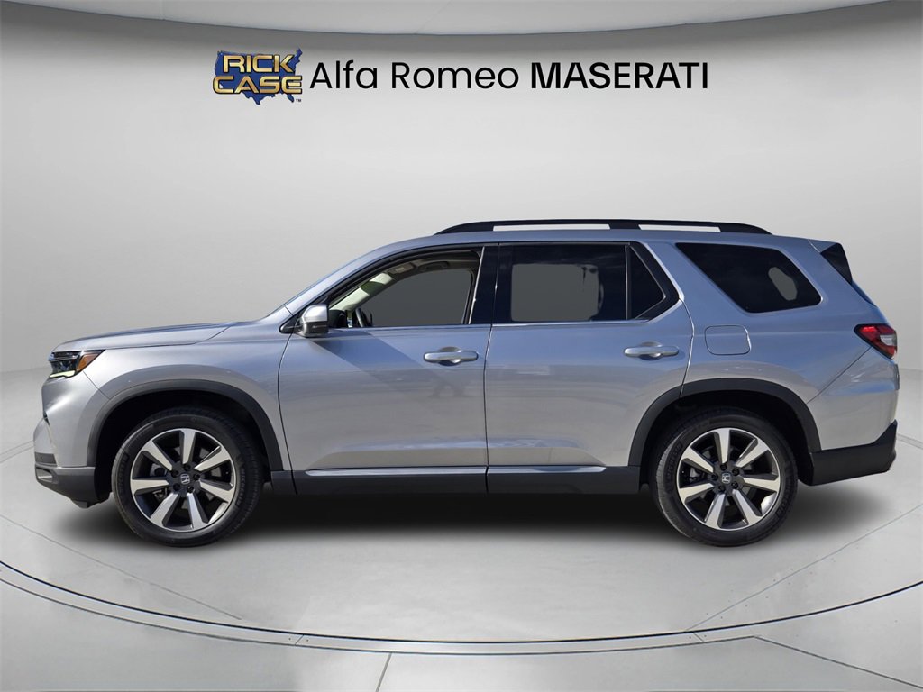 Used 2023 Honda Pilot Touring image 3