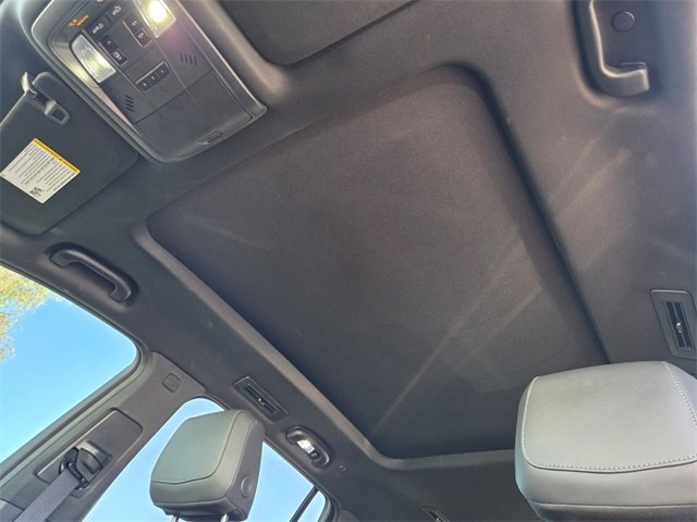 New 2025 Cadillac XT6 Luxury image 21